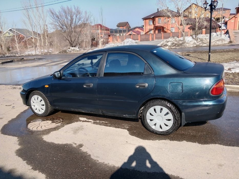 Мазда 323 легковой