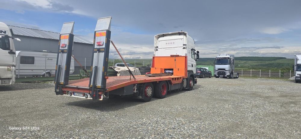 Vand sau schimb platforma Scania 16 t util