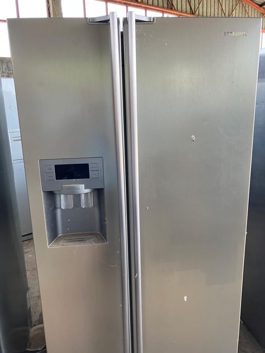 Двукрилен хладилник Samsung