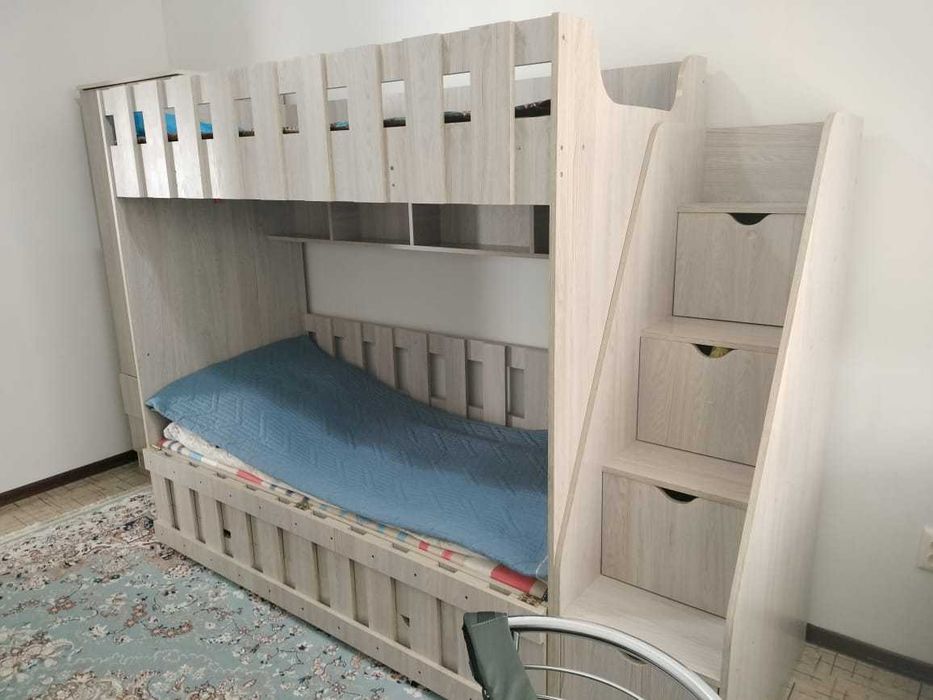 Двухъярусная кровать