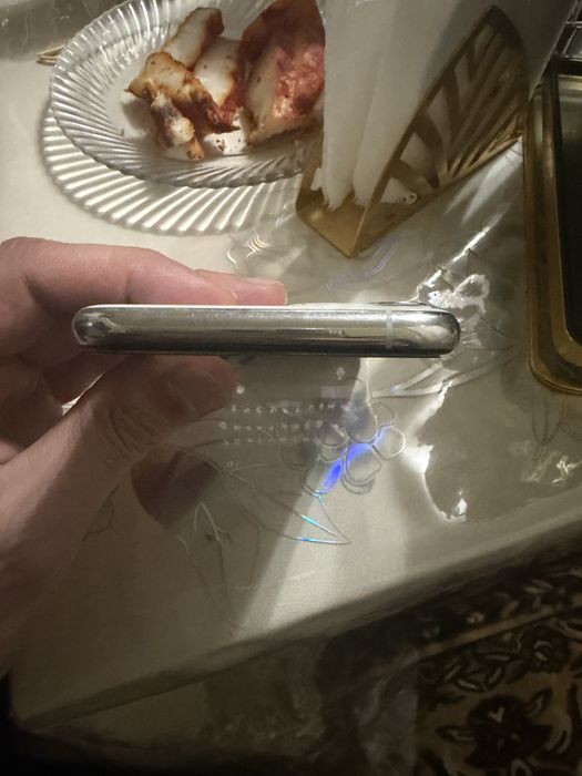 Обмпняю  айфон 11 про 256