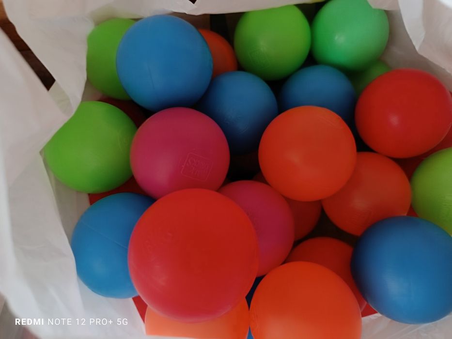 Продается Лего и шарики.