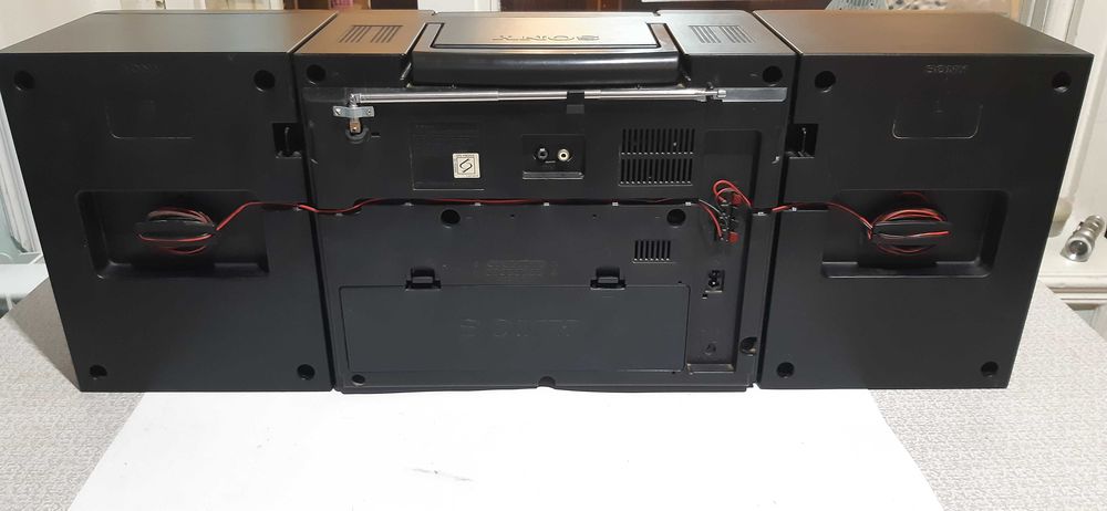 Продается магнитола SONY CFS-KW300S