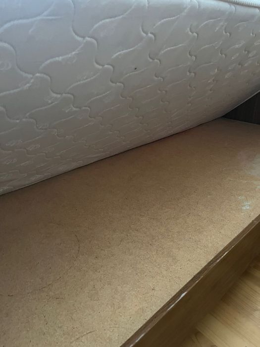 Продам б/у кровать и б/у матрас,2 шт