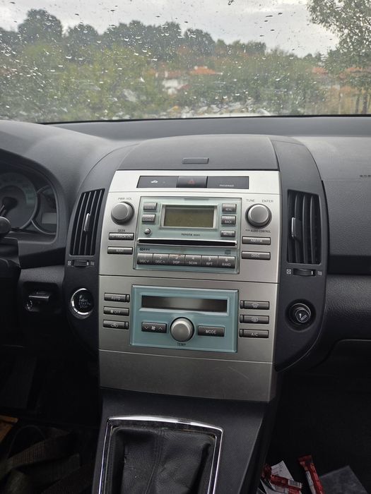 Toyota Coroola Verso 2.2 dizel 136