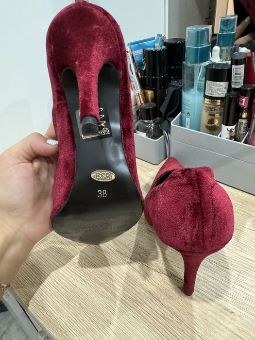 Нови кадифени обувки BSB