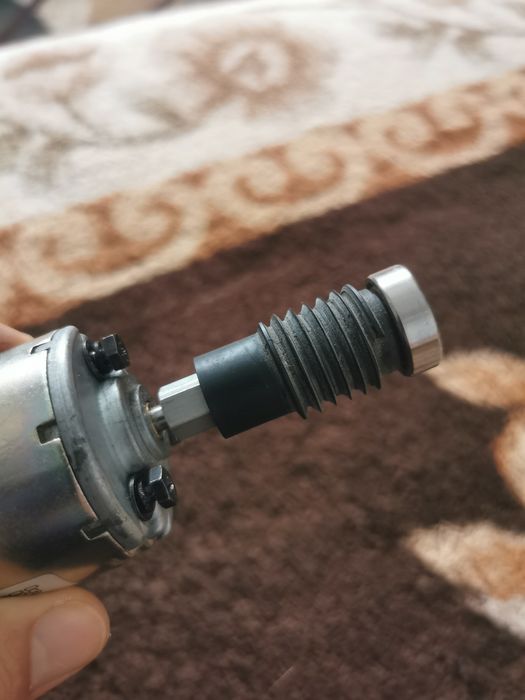 Motoras  BUHLER DC 24v/3700rot