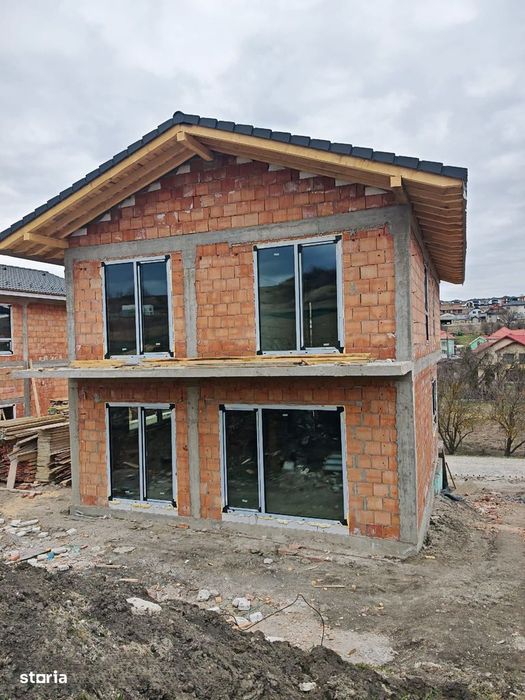 Casa individuala D+P+E cu garaj 220 mp utili, 550mp teren - Chinteni