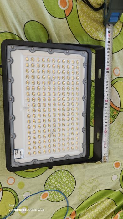 Proiector lumina exterior 22000 lumeni, nou nouț