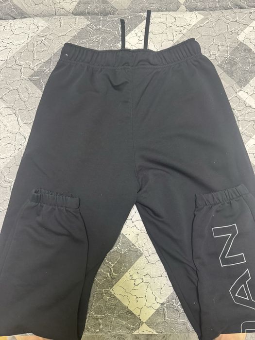 Продавам Jordan долнище М