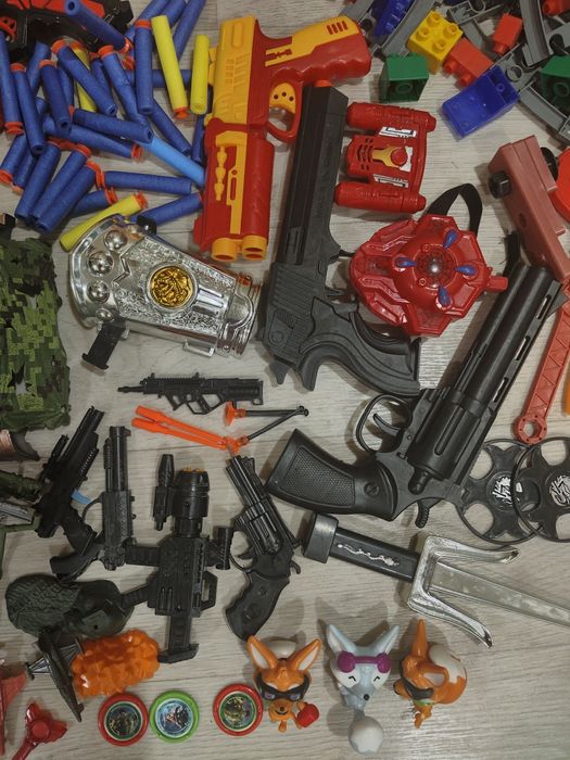 Много игрушек для мальчика. Всё вместе.