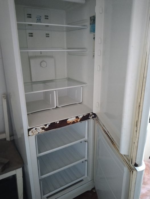 Продам холодильник
