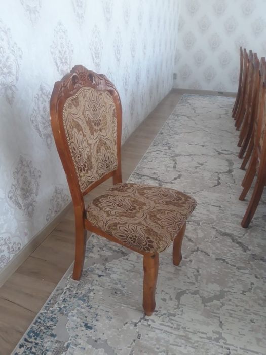 Стол для гостиной