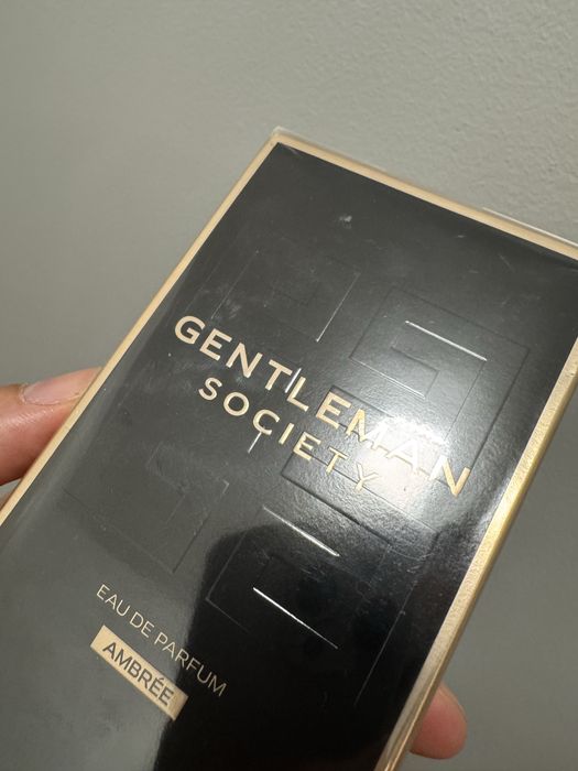 Givenchy Gentleman Society Ambrée 100ml EDP, ultimul model, sigilat, 100% original cu posibilitate verificare in persoana