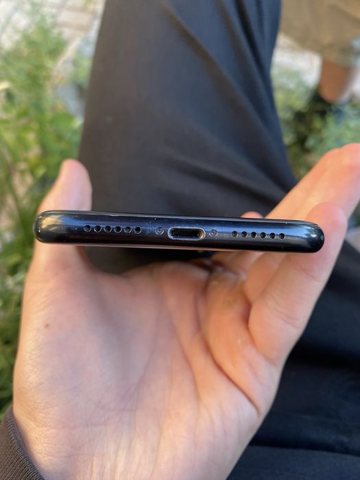 Айфон Xr , на 64 гигов