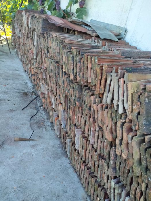 използвани керемиди около 1000 броя