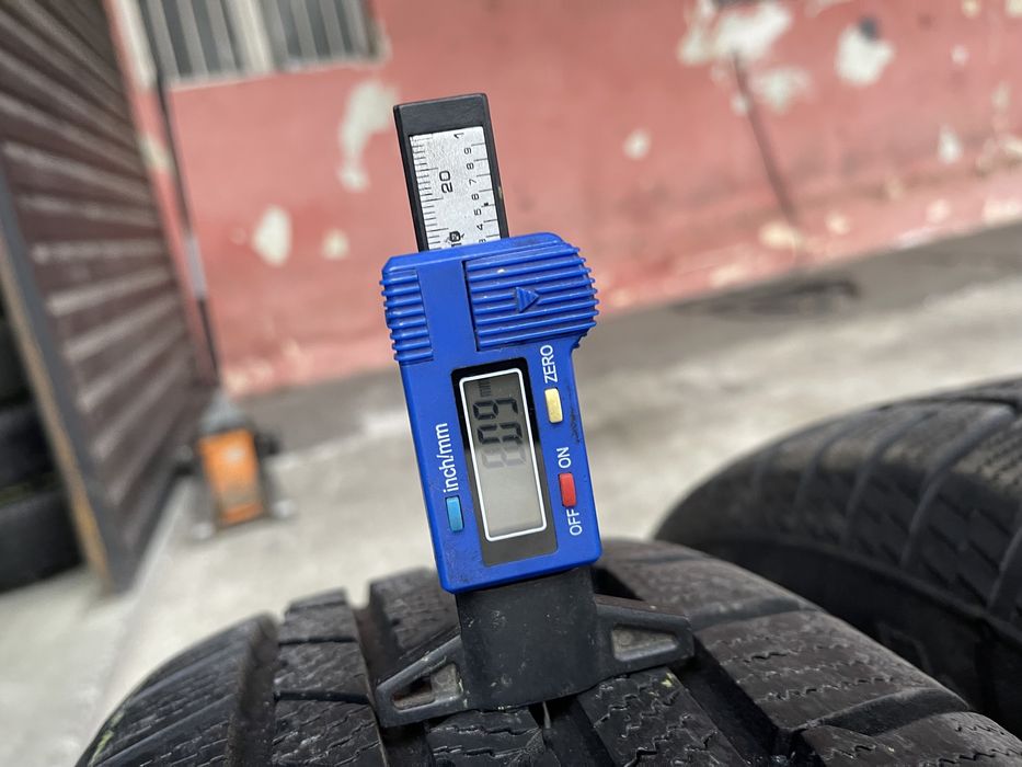 2 anvelope de iarna 225/75/16 Continental