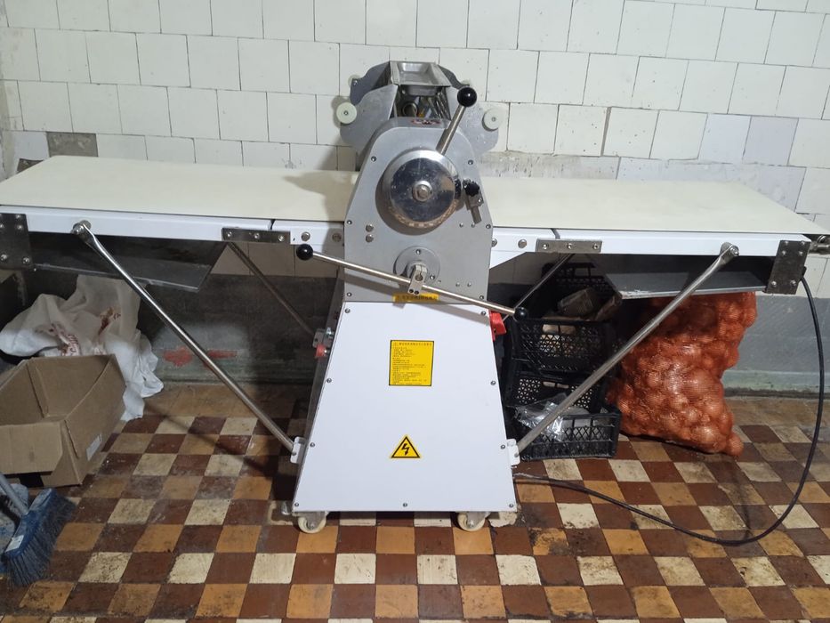 Продам тестораскаточную машину