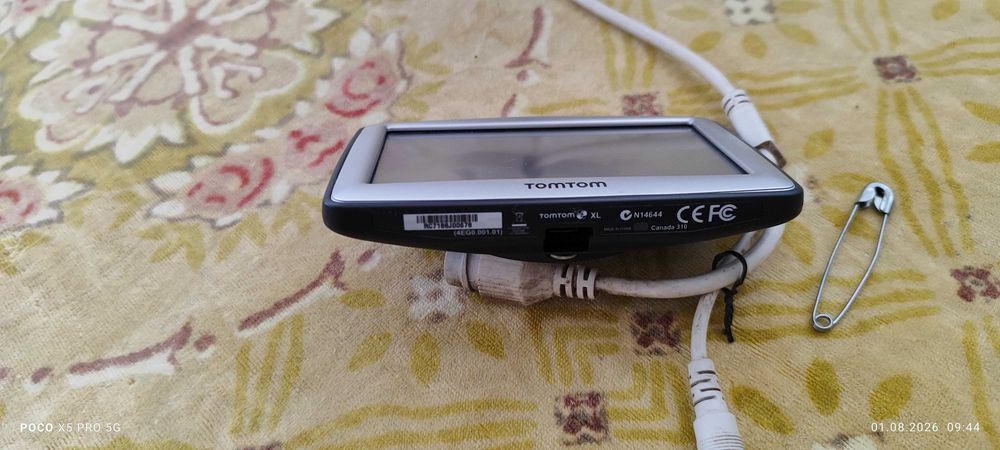 GPS навигации TomTom XL Canada 310, TomTom ONE Canada 310 и Navman S 50. Цената е за трите заедно.