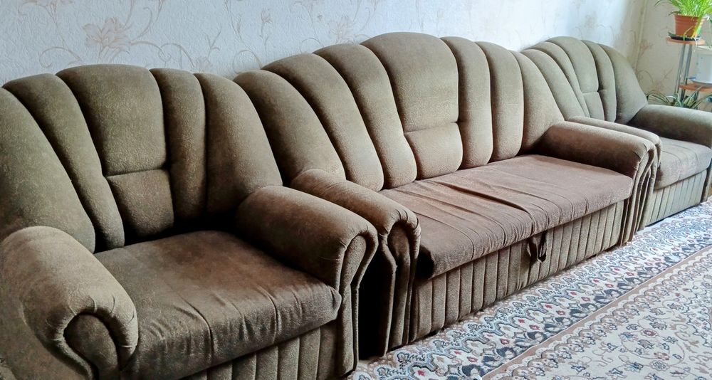 Диван и два кресла