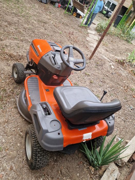 Tractoras gazon Husqvarna