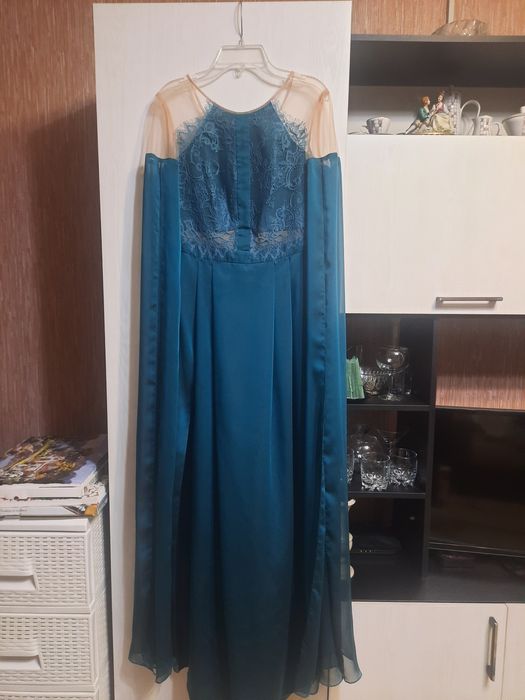 Платье вечернее.