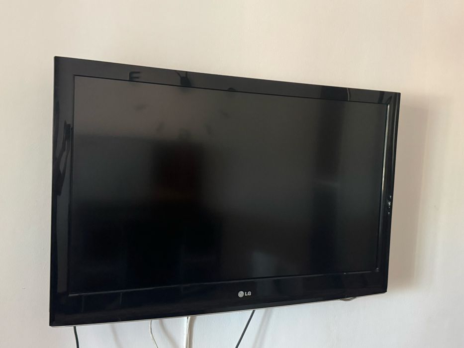 телевизор LG состояние хороший