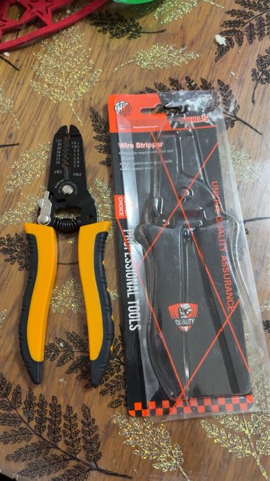Cleste profesional pentru dezizolat cabluri (Wire Stripper) – NOU, nefolosit