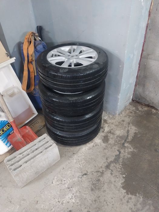 Продам комплект колес