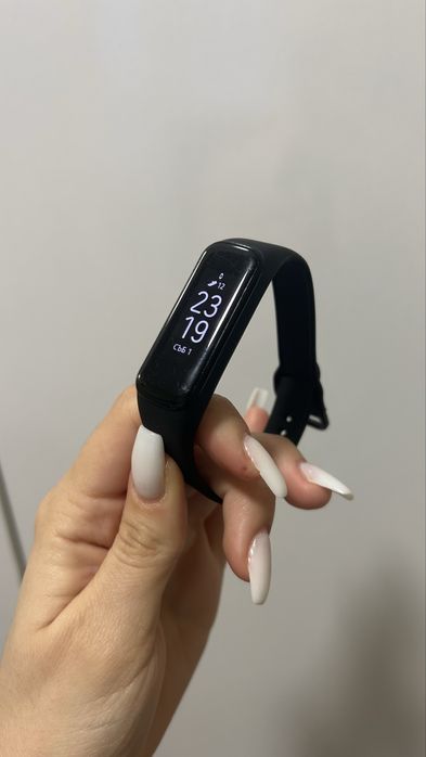 Смарт гривна