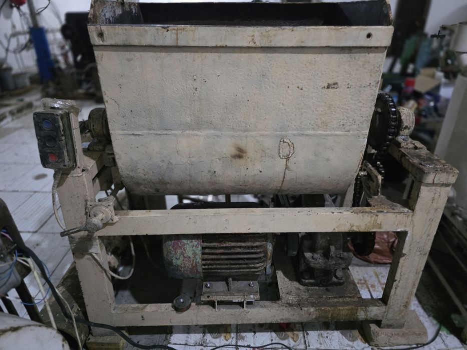 Катта Мешалка сотилади