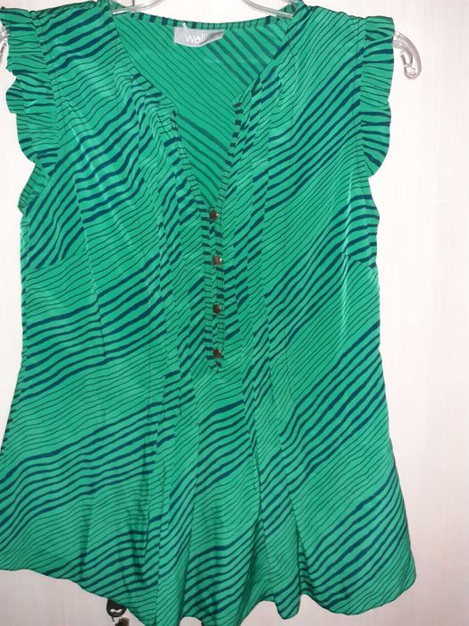Bluza foarte frumoasa si moderna