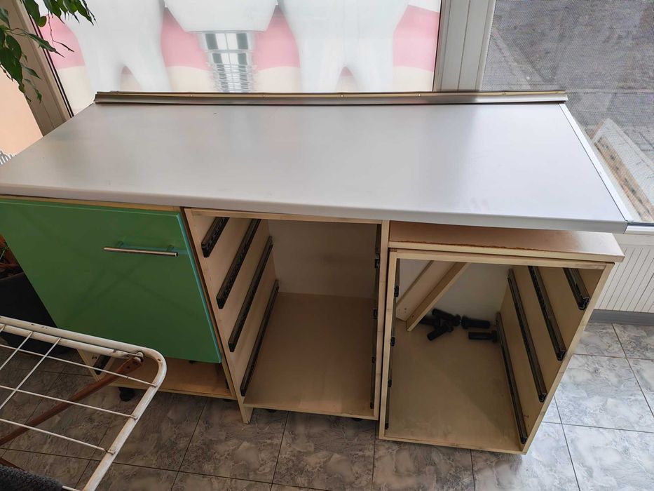 Отдам даром мебель кухонную