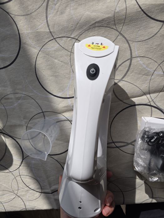 Стъклочистачка с резервоар