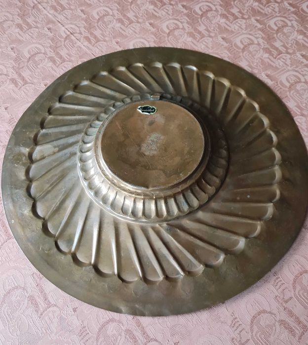 Стари стенни чинии от мед и месинг