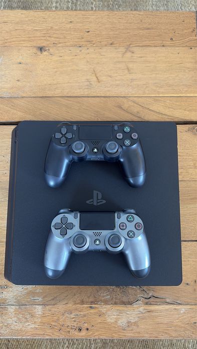PS 4 slim 500 Gb 2 manete întreținuț