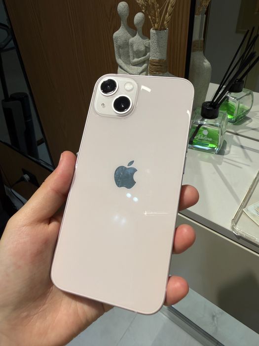 Продаю  iPhone 13