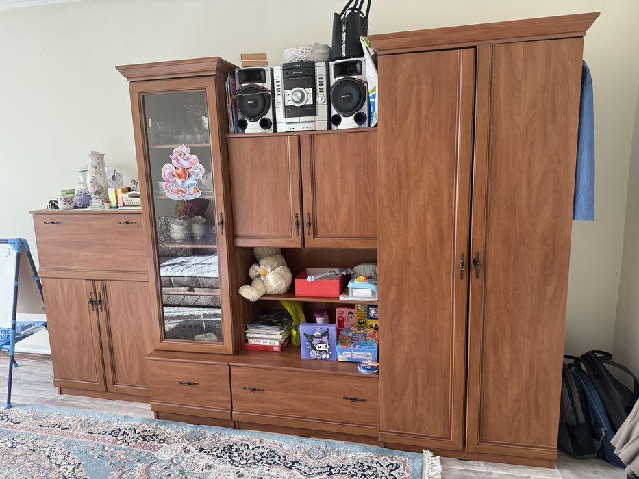 Стенка-горка для гостиной