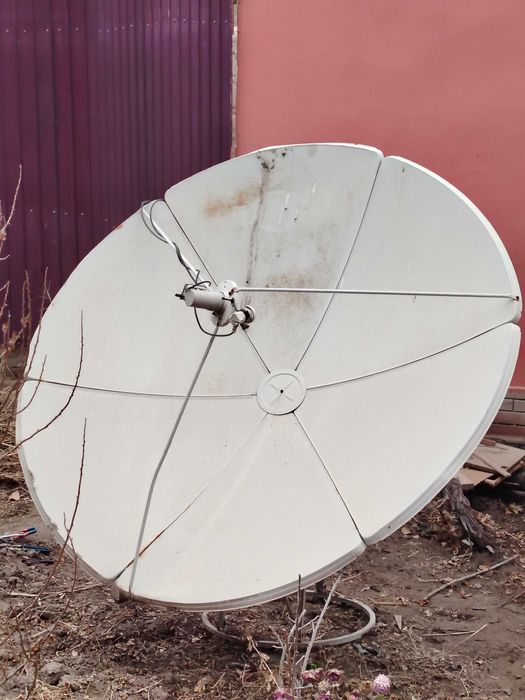 Спутниковый антенна