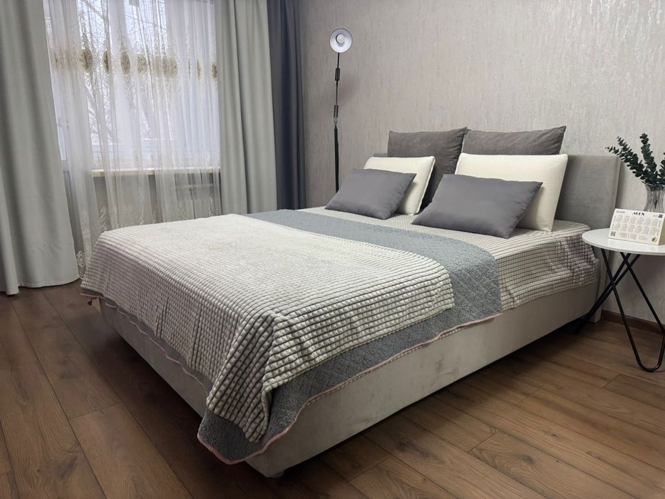 Аренда квартиры сдам почасово,посуточно,понедельно район 45ой.