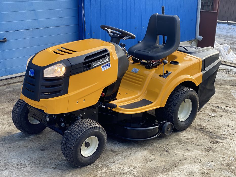 Vand tractor/tractoras gazon MTD CUB CADET !