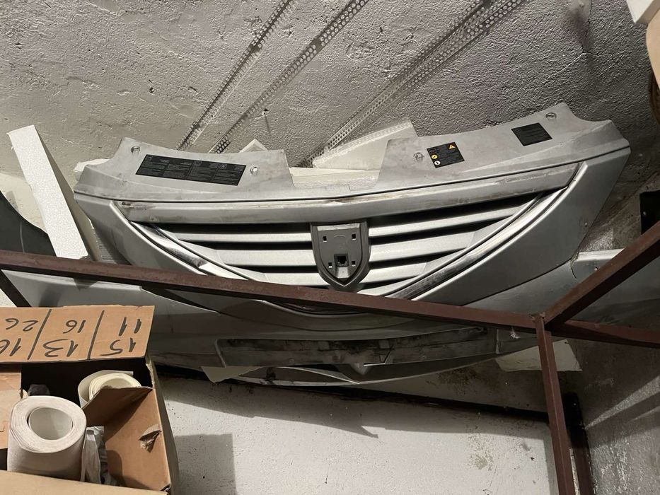 Маска Дачия Логан