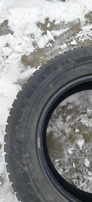 Продам зимнюю резину SAILUN