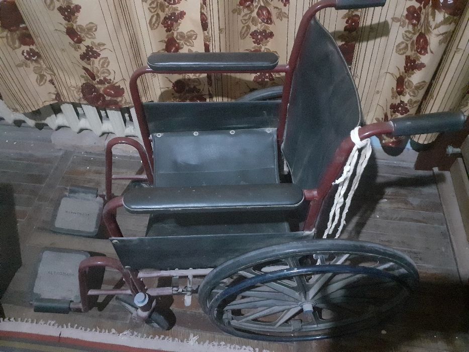 Мебель коляска инвалидная кухоный уголок