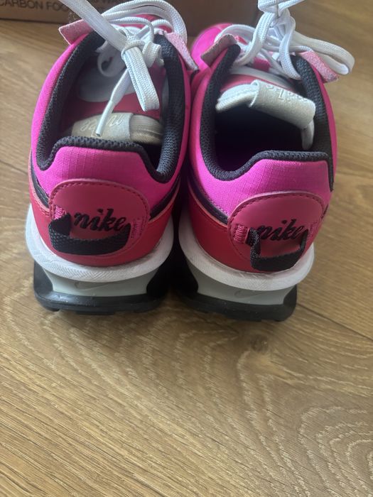 Маратонки Nike два модела!!!