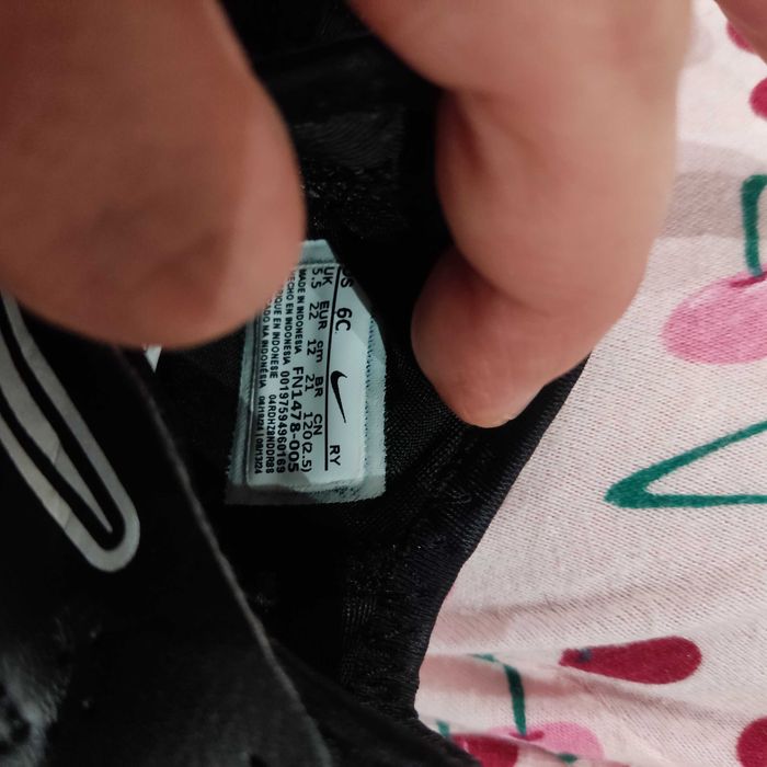 Нови Nike размер 21