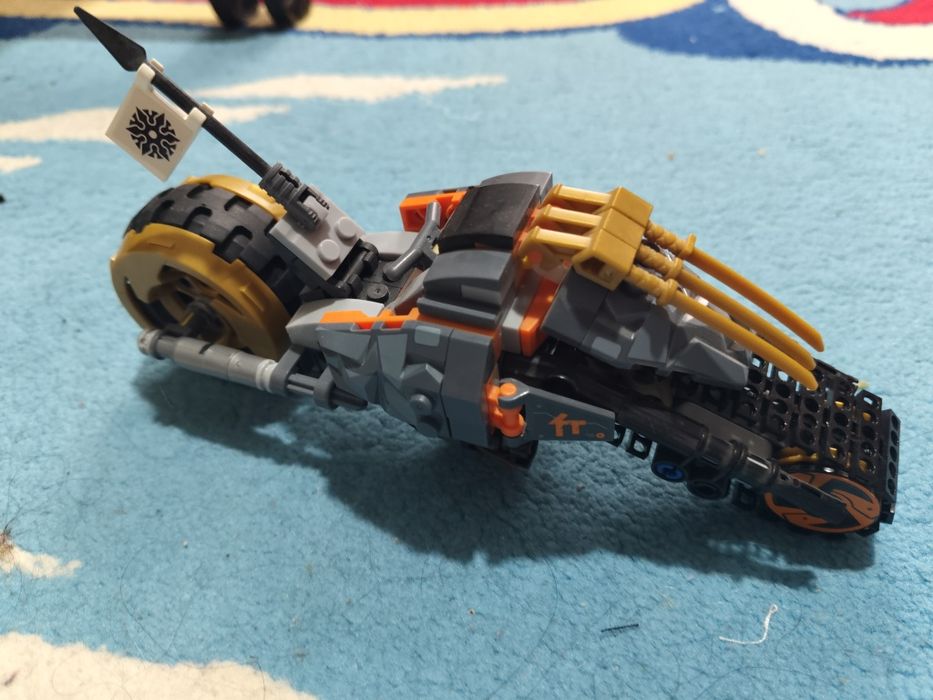 Продаю lego ninjago