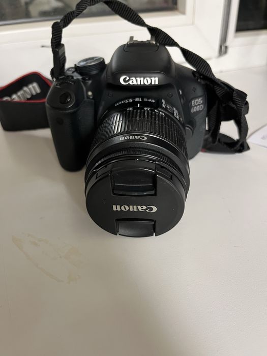Фотокамера Canon EOS 600D EF-S 18-135 IS KIT