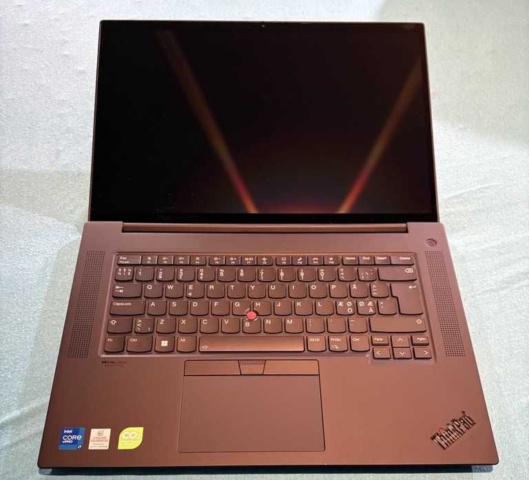 Lenovo ThinkPad P1 Gen 4  Eкран: 16”4K, 600nits, ТЪЧ. GPU: Nvidia RTX 3070 8Gb CPU: i7 11850H Охлаждане: Vapor Chamber cooling! RAM 64/1Tb NVMe SSD 5G