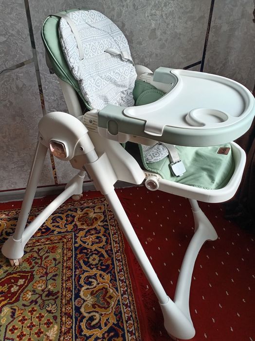 Продаётся столик для кормления